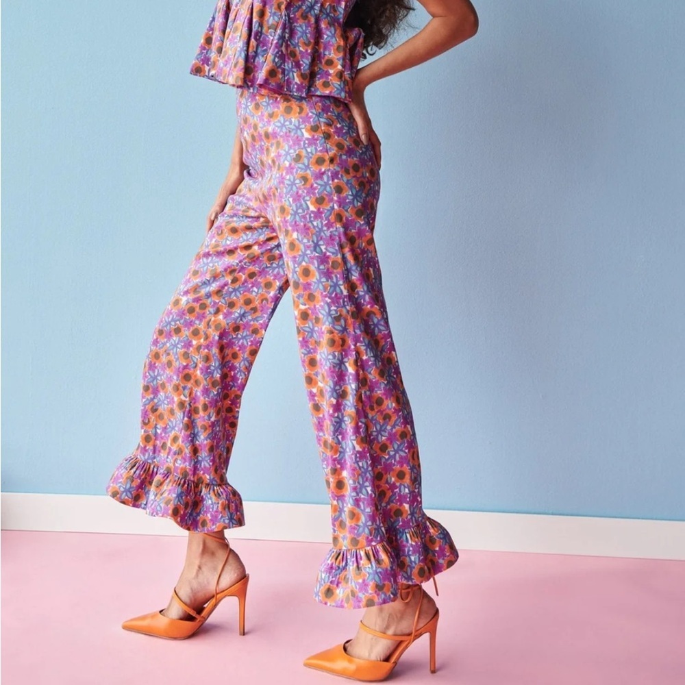 NWOT CeliaB Trilha Floral Purple Orange Flare Pants with Ruffle Hem Size XS - Picture 4 of 12